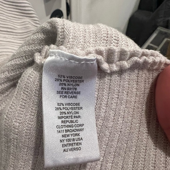 Tahari large Light Beige Ribbed Knit Sweater - Picture 3 of 6